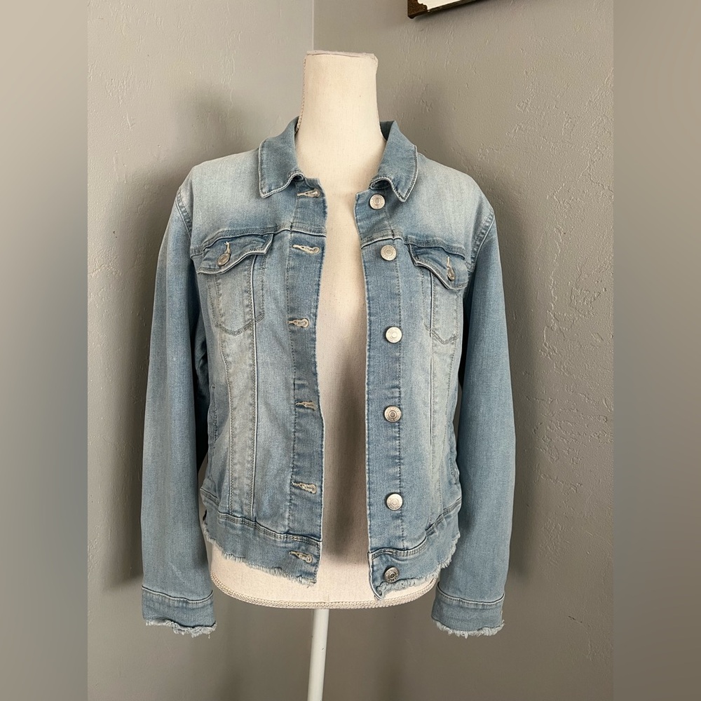 Nine West Blue Jean Jacket Light Wash Distressed. Size L